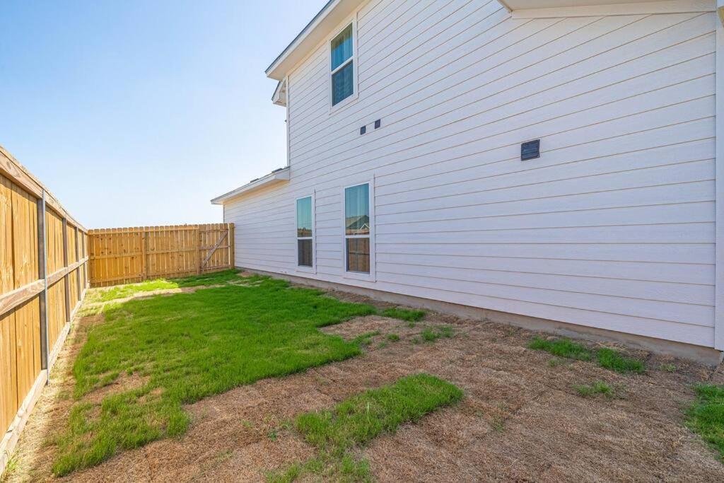 Gorgeous, Brand New 3 Bedrooms Home- Built 2024, Near Seaworld & Lackland Afb San Antonio Exterior foto