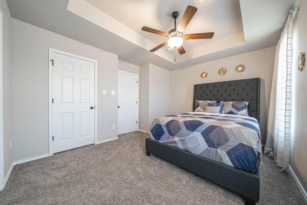Gorgeous, Brand New 3 Bedrooms Home- Built 2024, Near Seaworld & Lackland Afb San Antonio Exterior foto