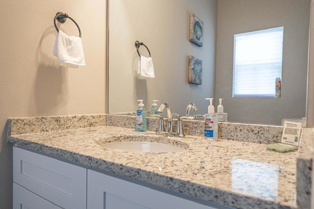 Gorgeous, Brand New 3 Bedrooms Home- Built 2024, Near Seaworld & Lackland Afb San Antonio Exterior foto